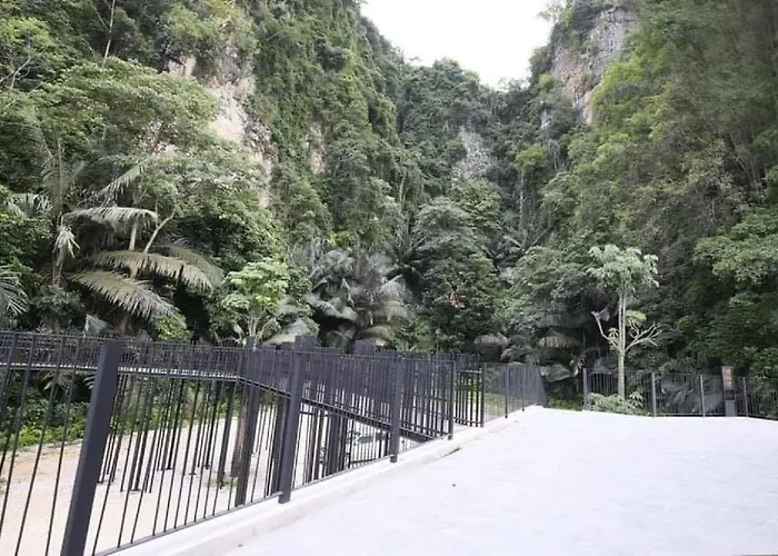 The Cove At Ipoh Garden East 7 Pax Cozy Fully Air Con Suite